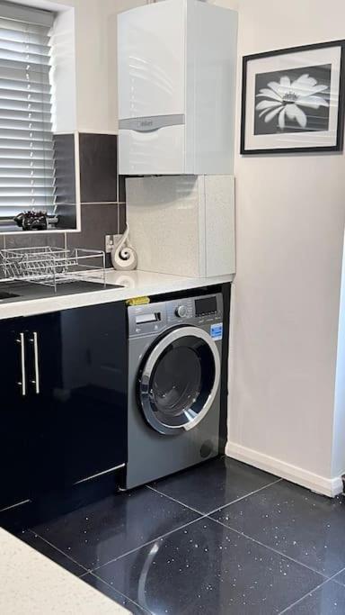 Cheerful 3 Bedroom Townhouse With Free Parking. Billericay Eksteriør billede