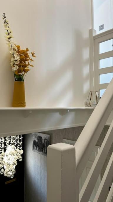 Cheerful 3 Bedroom Townhouse With Free Parking. Billericay Eksteriør billede