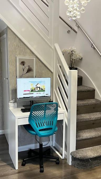 Cheerful 3 Bedroom Townhouse With Free Parking. Billericay Eksteriør billede