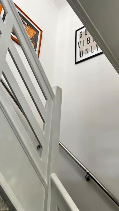 Cheerful 3 Bedroom Townhouse With Free Parking. Billericay Eksteriør billede