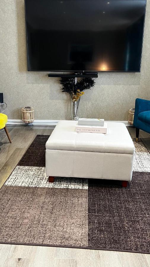 Cheerful 3 Bedroom Townhouse With Free Parking. Billericay Eksteriør billede